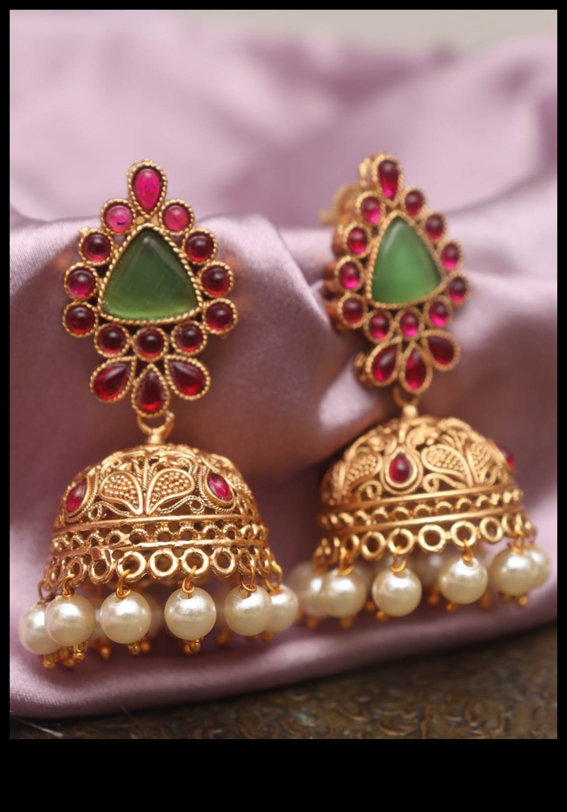 Eleganță divină Dezvăluie-ți eleganța cu stilurile noastre divine de cercei 2 Eleganță divină: Dezvăluie-ți eleganța cu stilurile noastre de cercei divine