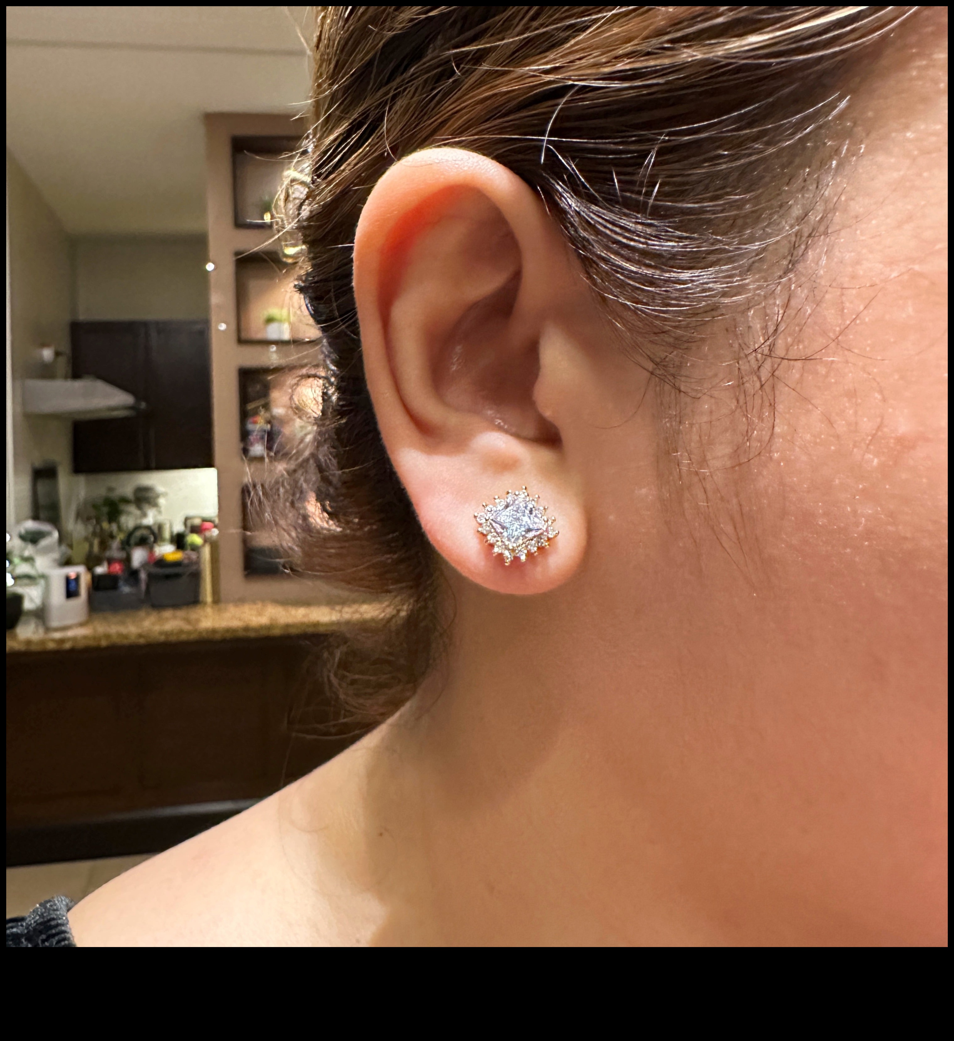 Romantism radiant Lasa dragostea sa straluceasca cu colectia noastra de cercei romantici 2 Romantism radiant: Lasă dragostea să strălucească cu colecția noastră de cercei romantici