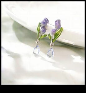 Chic Dangles: Treci la modă cu cerceii noștri trenditting