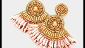 Eleganță divină: Dezvăluie-ți eleganța cu stilurile noastre de cercei divine